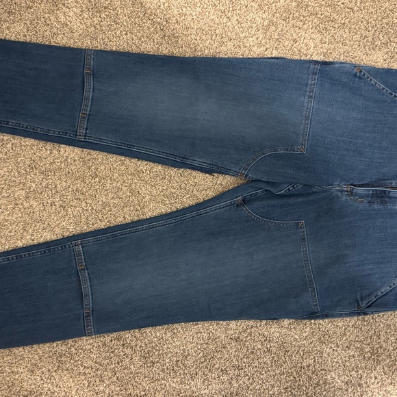 Carhartt Womens Relaxed Fit Denim Jeans.  Size 12 Short - Picture 3 of 4